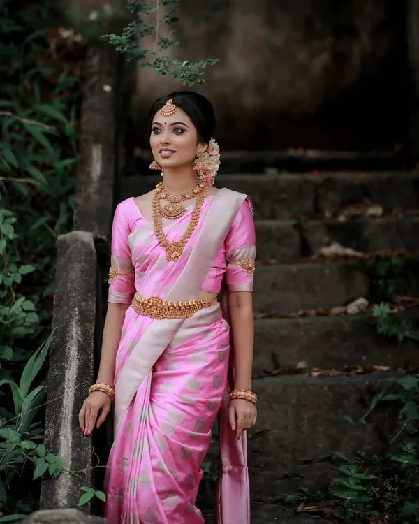 Pink_Silk_Blend_Floral_Print_Bollywood_Saree_For_Women