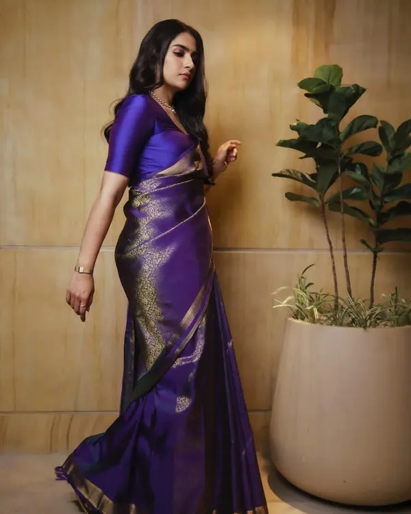 Purple_Silk_Blend_Floral_Print_Banarasi_Saree_For_Women