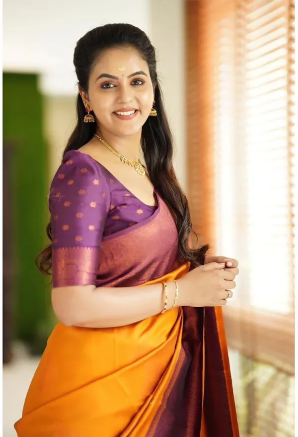 Yellow_Pure_Silk_Floral_Print_Banarasi_Saree_For_Women