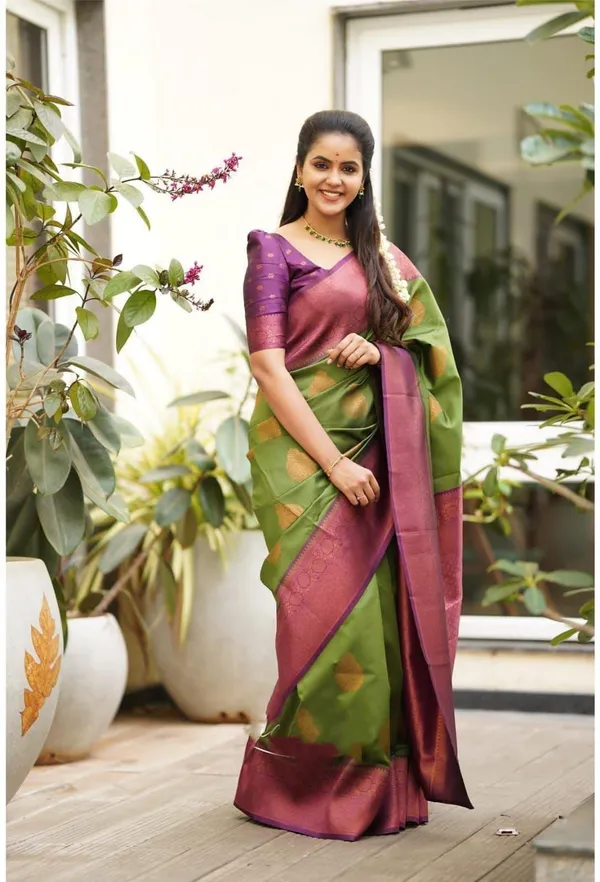 Green_Pure_Silk_Floral_Print_Banarasi_Saree_For_Women