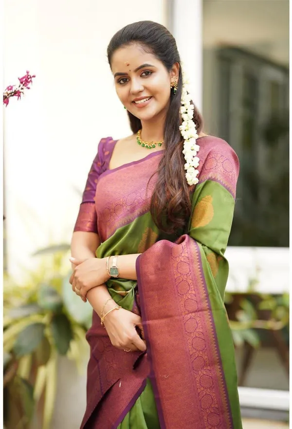 Green_Pure_Silk_Floral_Print_Banarasi_Saree_For_Women