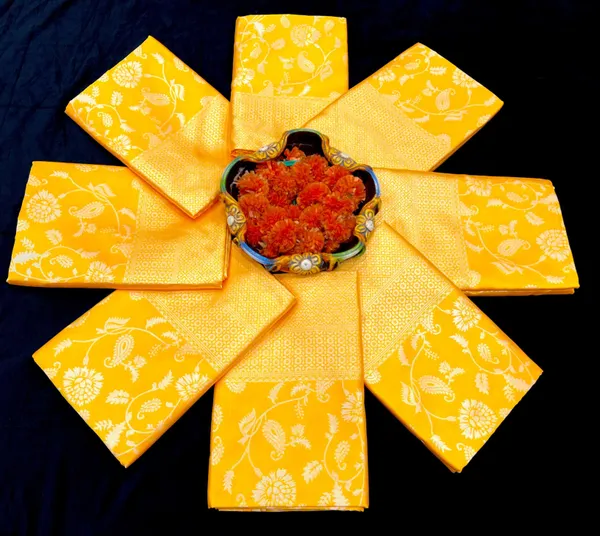 Yellow_Cotton_Silk_Jacquard_Banarasi_Saree_For_Women