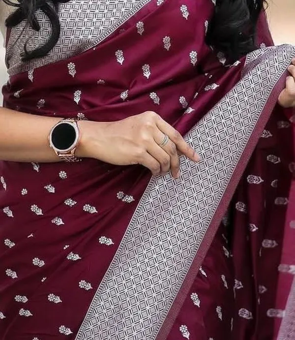 Magenta_Cotton_Silk_Geometric_Print_Banarasi_Saree_For_Women
