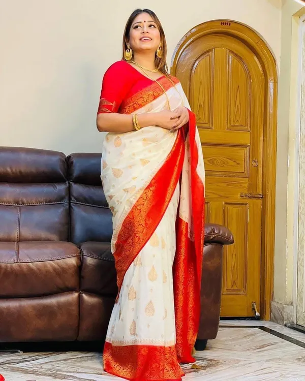 White_Cotton_Silk_Woven_Self_Design_Banarasi_Saree_For_Women