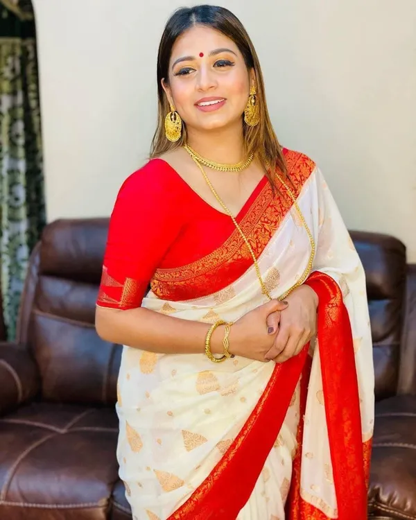 White_Cotton_Silk_Woven_Self_Design_Banarasi_Saree_For_Women