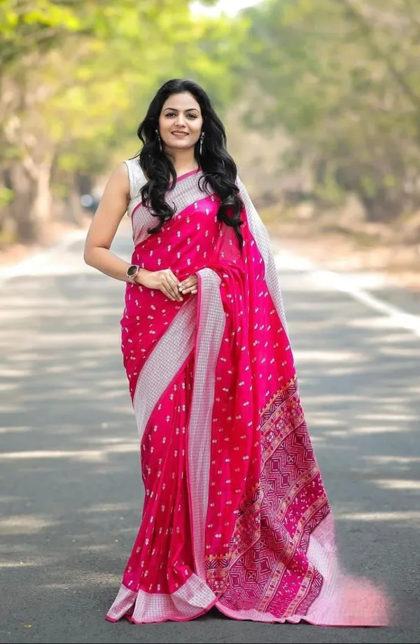Pink_Cotton_Silk_Banarasi_Floral_Woven_Regular_Saree_For_Women
