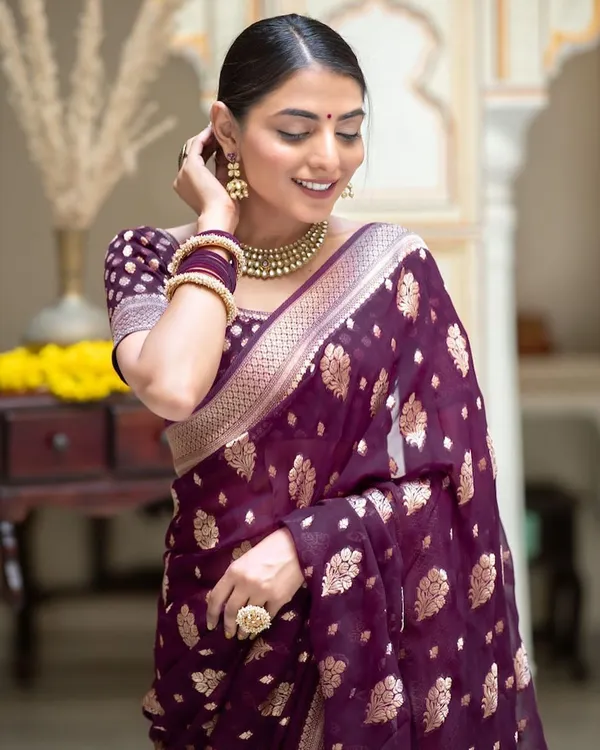 Red_Silk_Blend_Jacquard_Banarasi_Saree_For_Women
