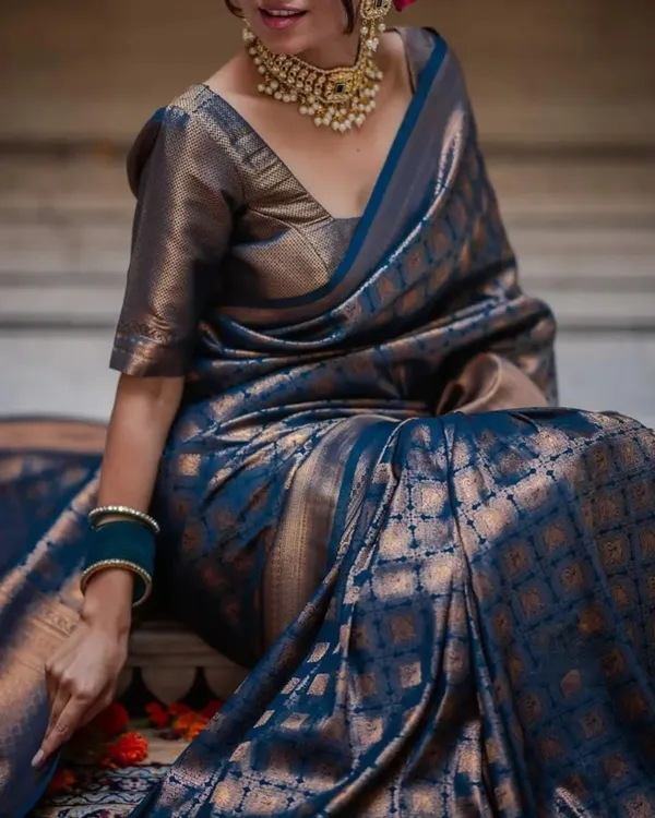 Dark_Blue_Cotton_Silk_Geometric_Woven_Banarasi_Saree_For_Women