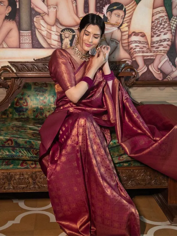 Maroon_Cotton_Silk_Woven_Banarasi_Regular_Saree_For_Women