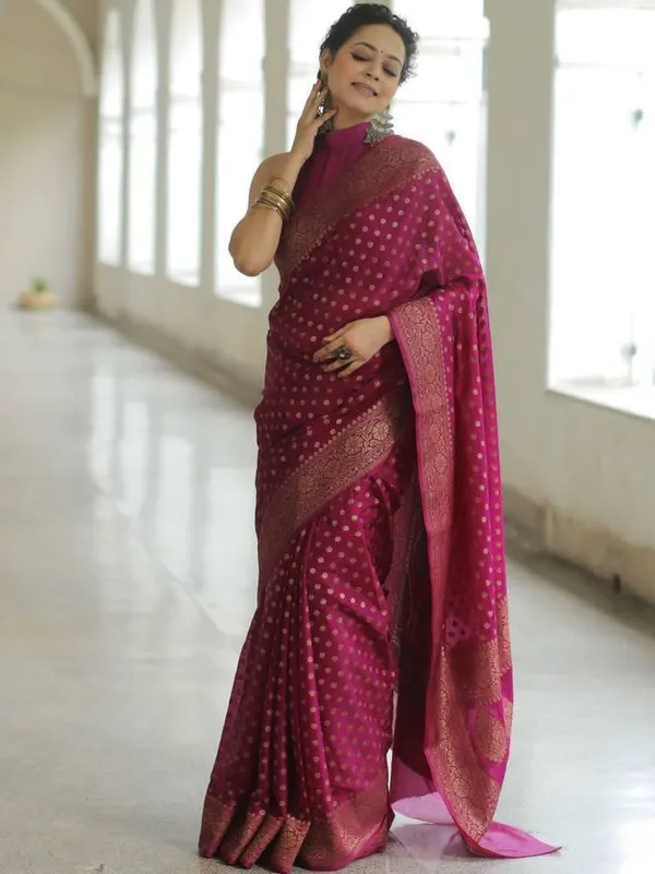 Magenta_Cotton_Silk_Banarasi_Woven_Regular_Saree_For_Women