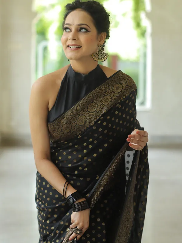 Black_Cotton_Silk_Polka_Print_Woven_Banarasi_Saree_For_Women