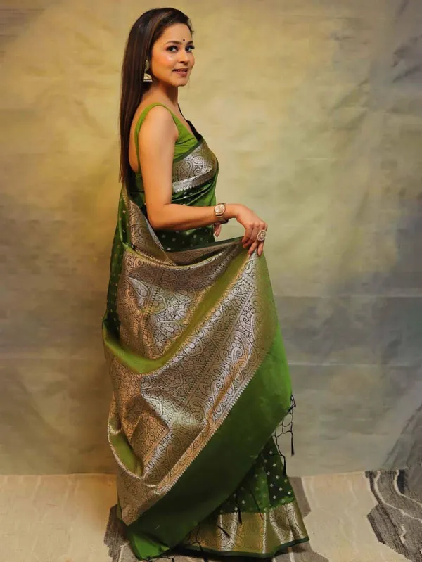 Green_Cotton_Silk_Banarasi_Woven_Regular_Saree_For_Women