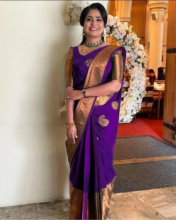 Purple_Cotton_Silk_Paisley_Woven_Banarasi_Saree_For_Women