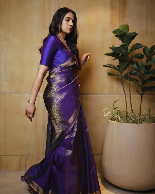 Purple_Cotton_Silk_Floral_Temple_Border_Banarasi_Saree_For_Women