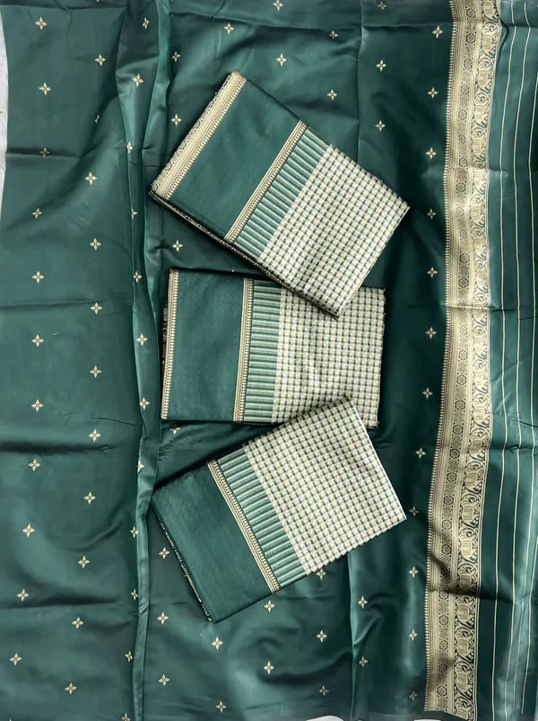 Green_Cotton_Silk_Checkered_Striped_Banarasi_Saree_For_Women