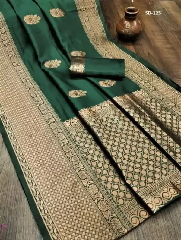 Dark_Green_Pure_Silk_Woven_Banarasi_Jacquard_Saree_For_Women