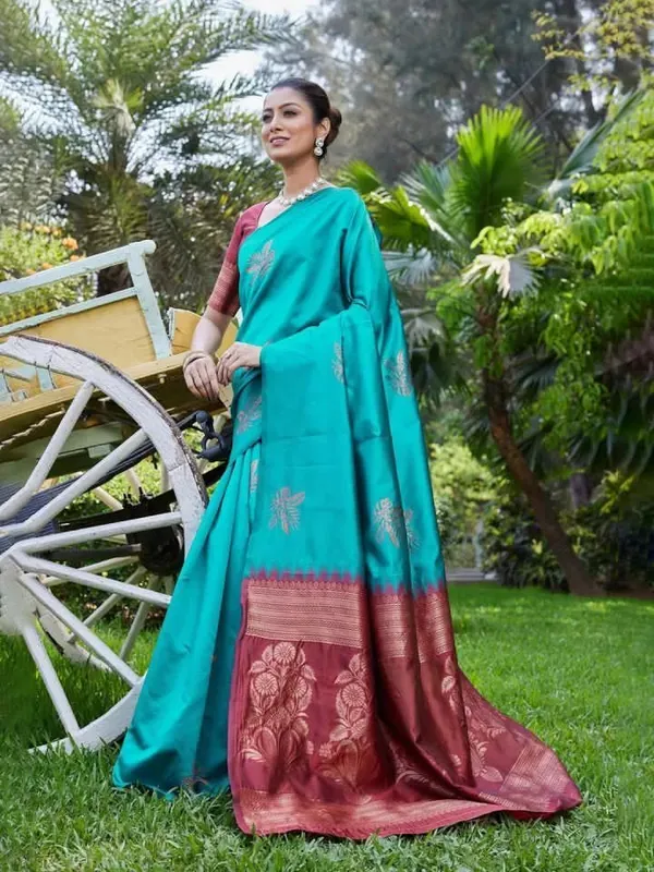 Blue_Maroon_Pure_Silk_Floral_Woven_Banarasi_Saree_For_Women