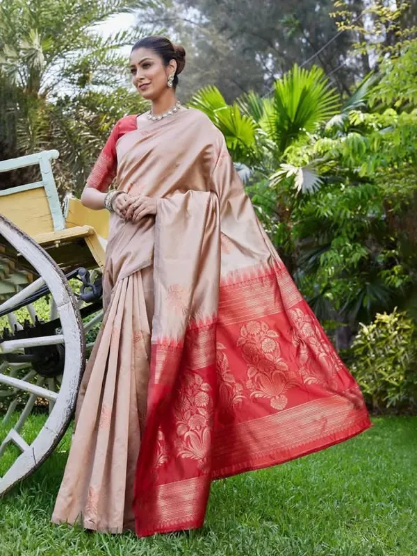 Beige_Red_Pure_Silk_Woven_Floral_Print_Banarasi_Saree_For_Women