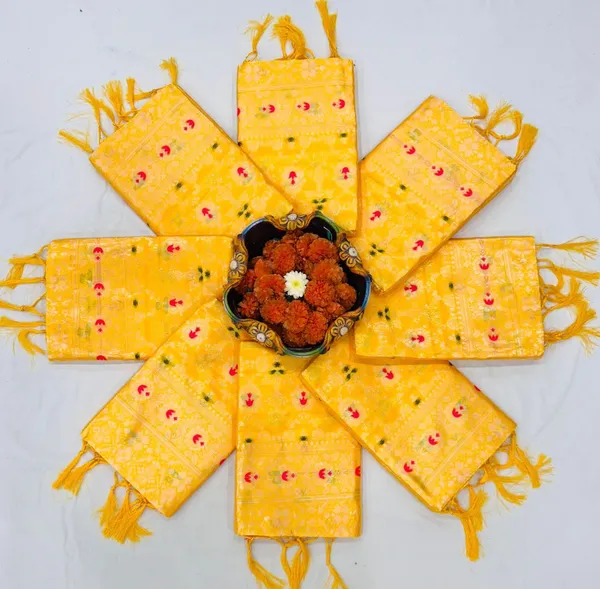 Yellow_Cotton_Silk_Floral_Self_Design_Banarasi_Saree_For_Women