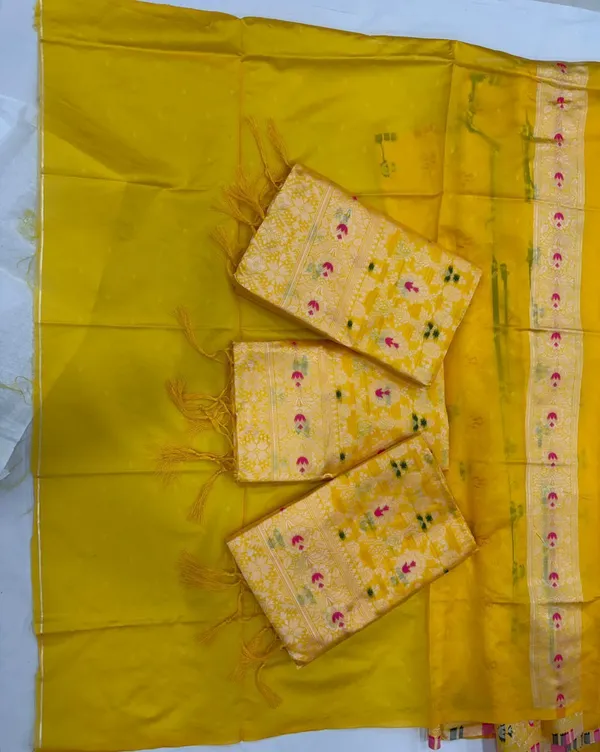 Yellow_Cotton_Silk_Floral_Self_Design_Banarasi_Saree_For_Women