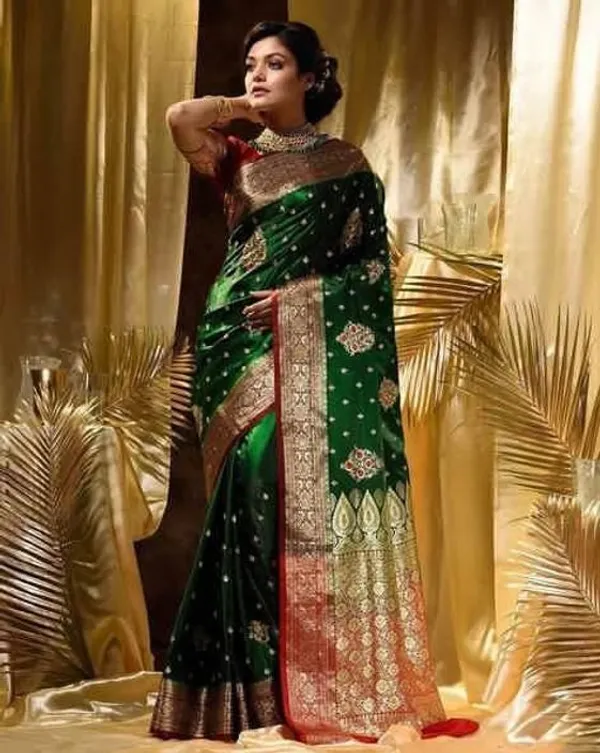 Green_Cotton_Silk_Floral_Print_Woven_Banarasi_Saree_For_Women