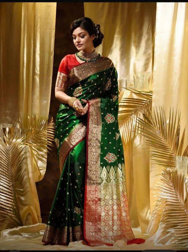 Green_Cotton_Silk_Floral_Print_Woven_Banarasi_Saree_For_Women