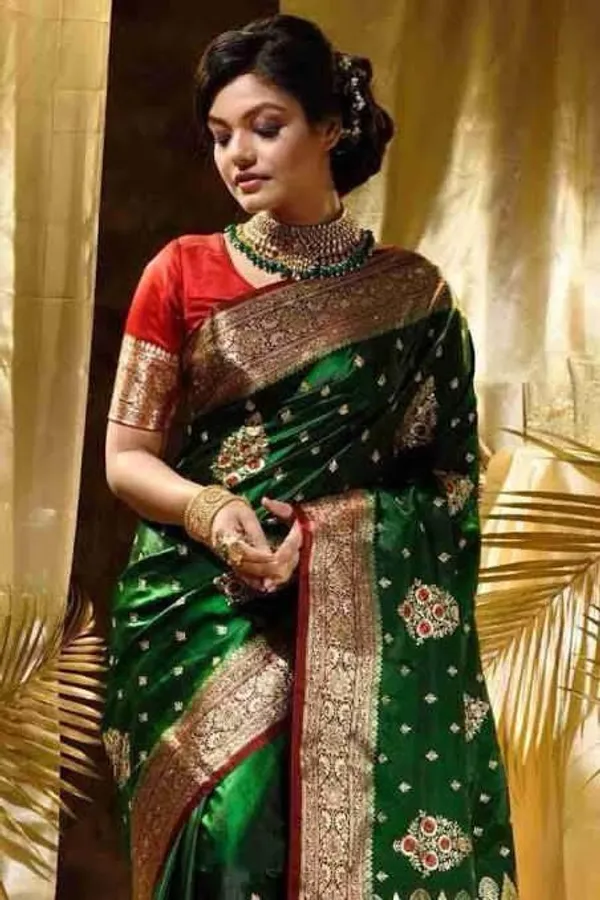Green_Cotton_Silk_Floral_Print_Woven_Banarasi_Saree_For_Women