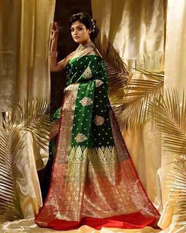 Green_Cotton_Silk_Floral_Print_Woven_Banarasi_Saree_For_Women
