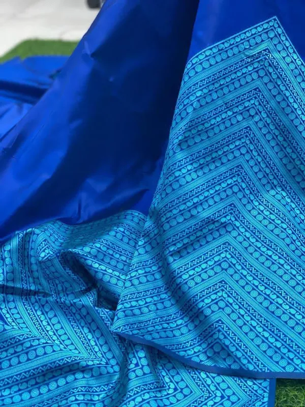 Blue_Cotton_Silk_Geometric_Woven_Banarasi_Saree_For_Women