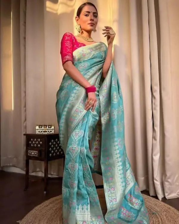Light_Blue_Cotton_Silk_Floral_Jacquard_Banarasi_Saree_For_Women