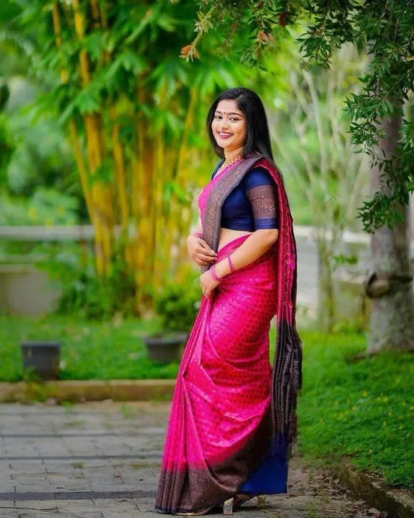 Pink_Cotton_Silk_Floral_Woven_Banarasi_Saree_For_Women