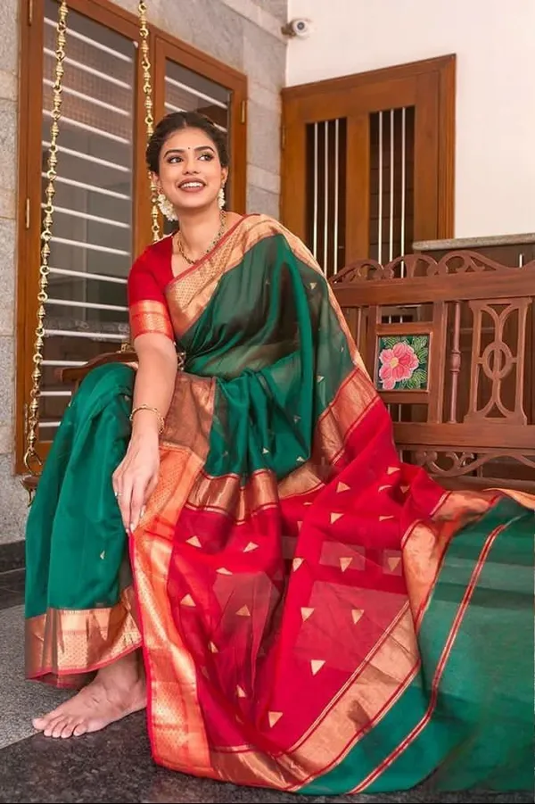 Dark_Green_Red_Pure_Silk_Woven_Banarasi_Saree_For_Women