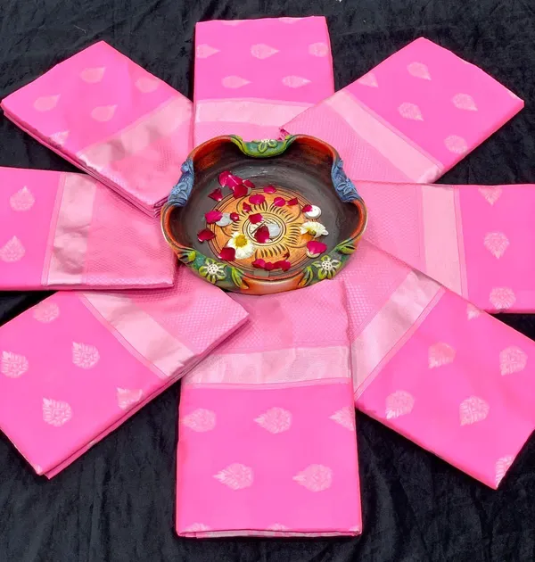 Pink_Pure_Silk_Woven_Kanjivaram_Self_Design_Saree_For_Women