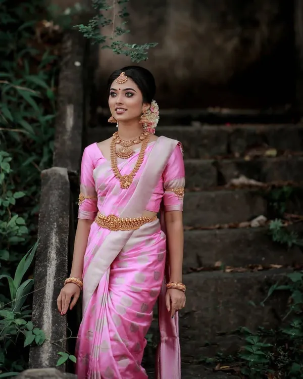 Pink_Pure_Silk_Woven_Kanjivaram_Self_Design_Saree_For_Women
