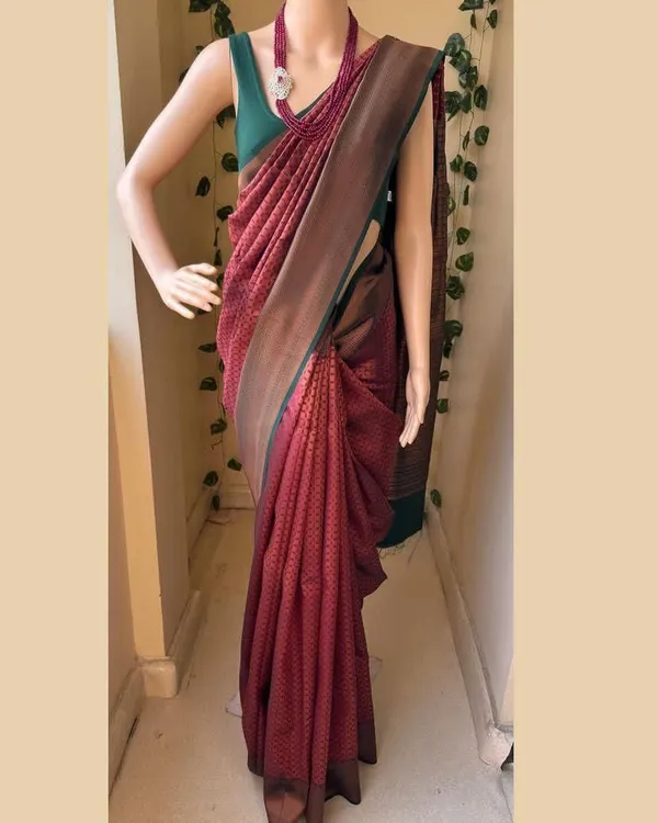 Maroon_Dark_Green_Pure_Silk_Woven_Kanjivaram_Saree_For_Women