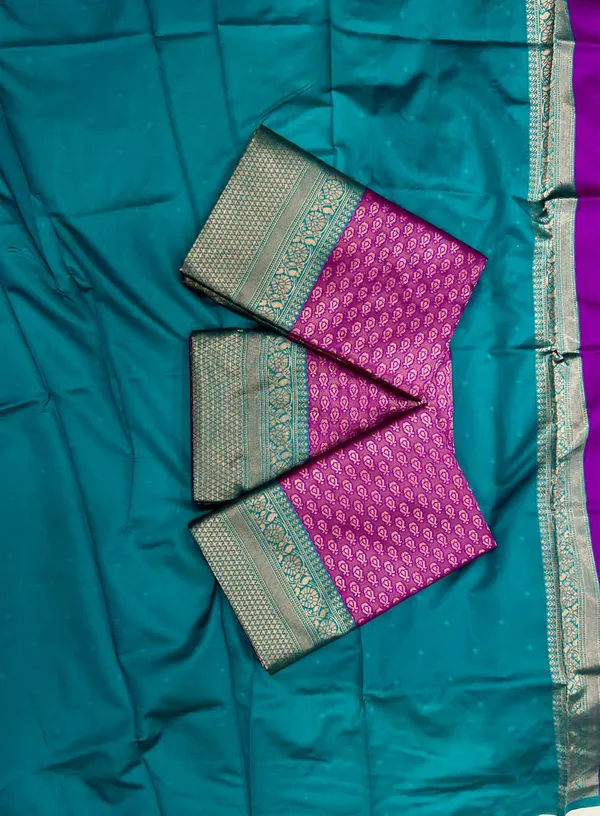 Purple_Dark_Green_Pure_Silk_Woven_Kanjivaram_Saree_For_Women