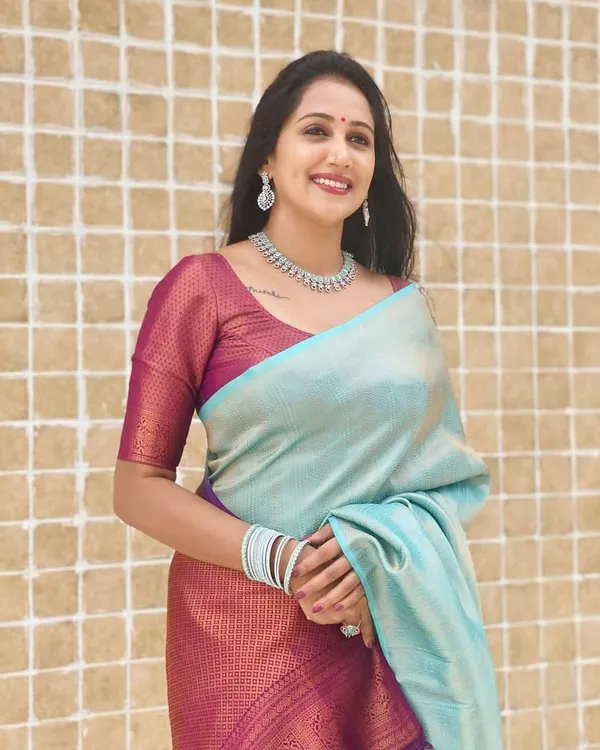Light_Blue_Maroon_Pure_Silk_Woven_Banarasi_Saree_For_Women