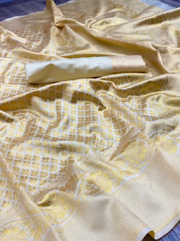 Cream_Cotton_Silk_Floral_Jacquard_Banarasi_Saree_For_Women