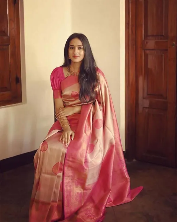 Pink_Cotton_Silk_Paisley_Temple_Border_Banarasi_Saree_For_Women