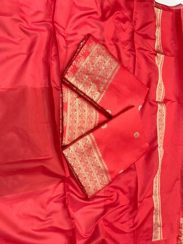 Red_Silk_Blend_Woven_Banarasi_Saree_For_Women