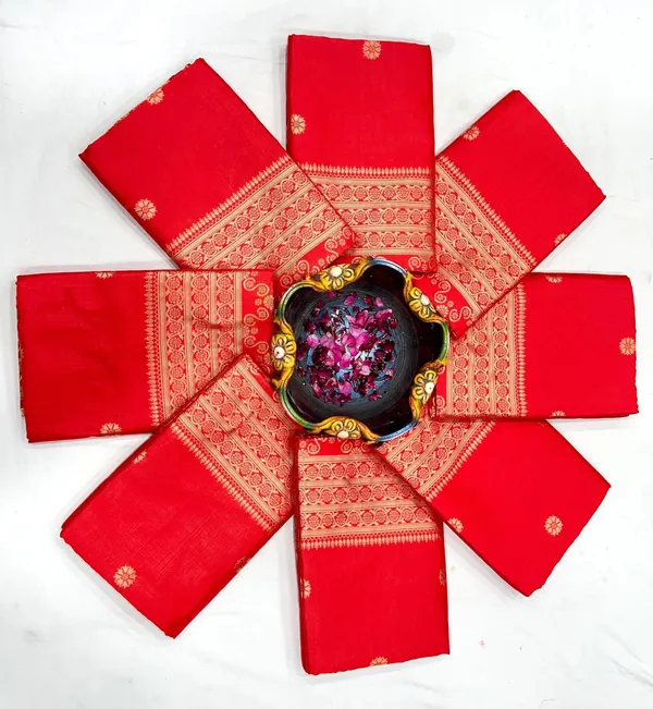 Red_Silk_Blend_Woven_Banarasi_Saree_For_Women
