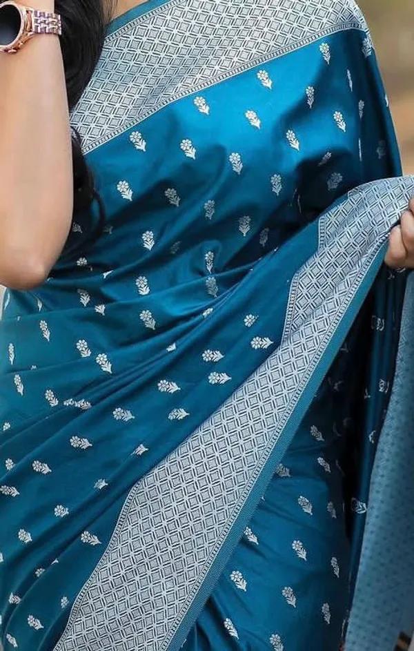 Dark_Blue_Silk_Blend_Jacquard_Banarasi_Saree_For_Women