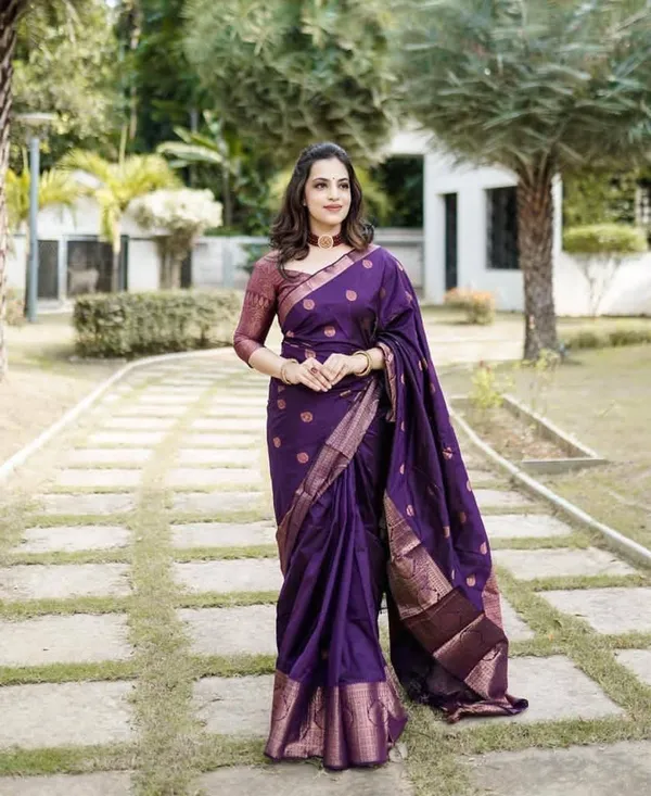 Purple_Silk_Blend_Woven_Banarasi_Regular_Saree_For_Women