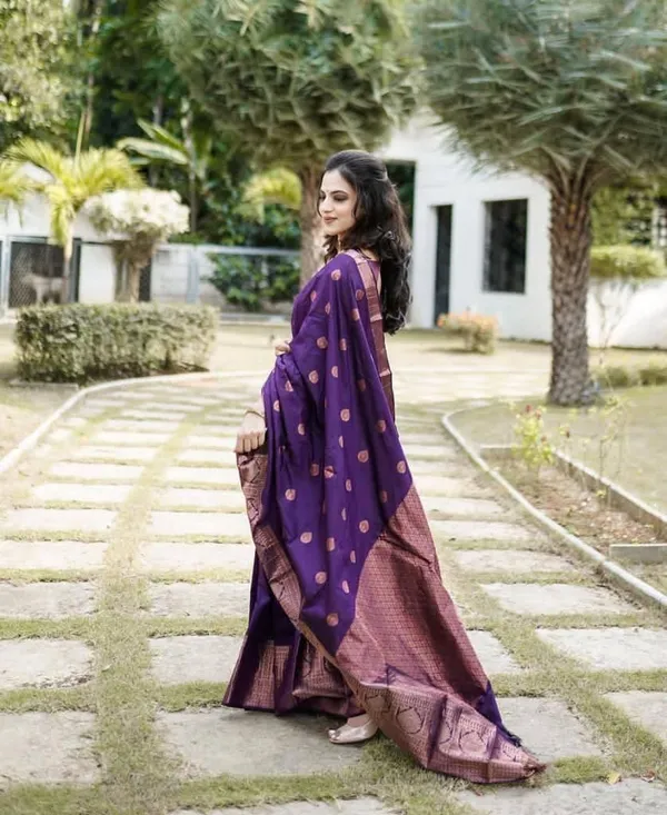 Purple_Silk_Blend_Woven_Banarasi_Regular_Saree_For_Women