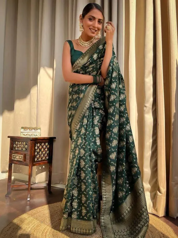 Dark_Green_Silk_Blend_Floral_Woven_Banarasi_Saree_For_Women