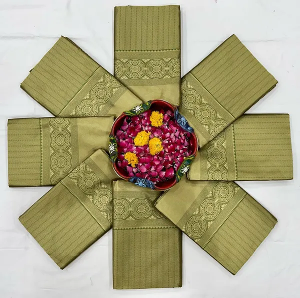 Green_Pure_Silk_Woven_Banarasi_Regular_Saree_For_Women