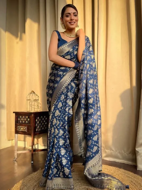 Dark_Blue_Silk_Blend_Woven_Floral_Banarasi_Regular_Saree_For_Women