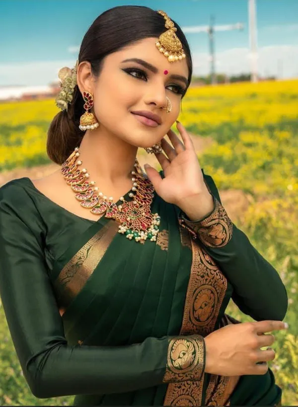 Green_Cotton_Silk_Temple_Border_Banarasi_Saree_For_Women