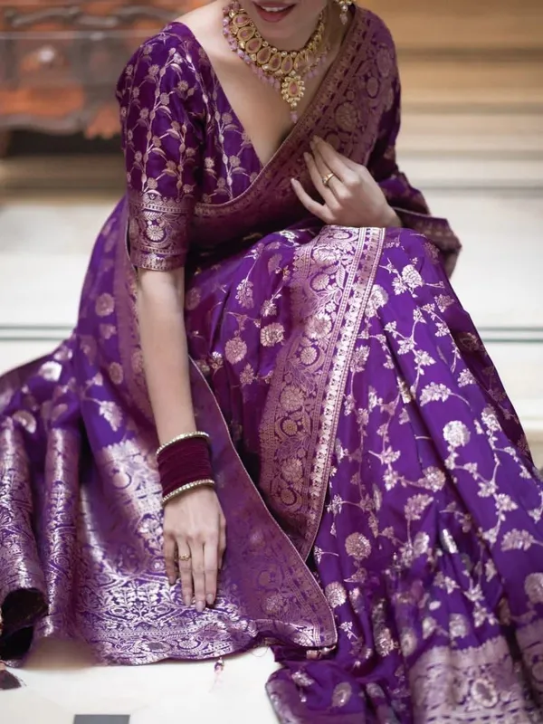 Purple_Silk_Blend_Floral_Woven_Banarasi_Saree_For_Women