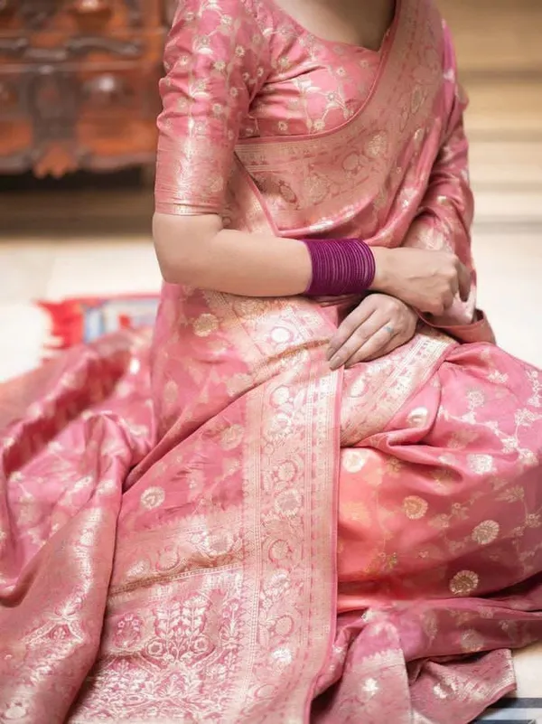 Pink_Silk_Blend_Floral_Woven_Banarasi_Saree_For_Women